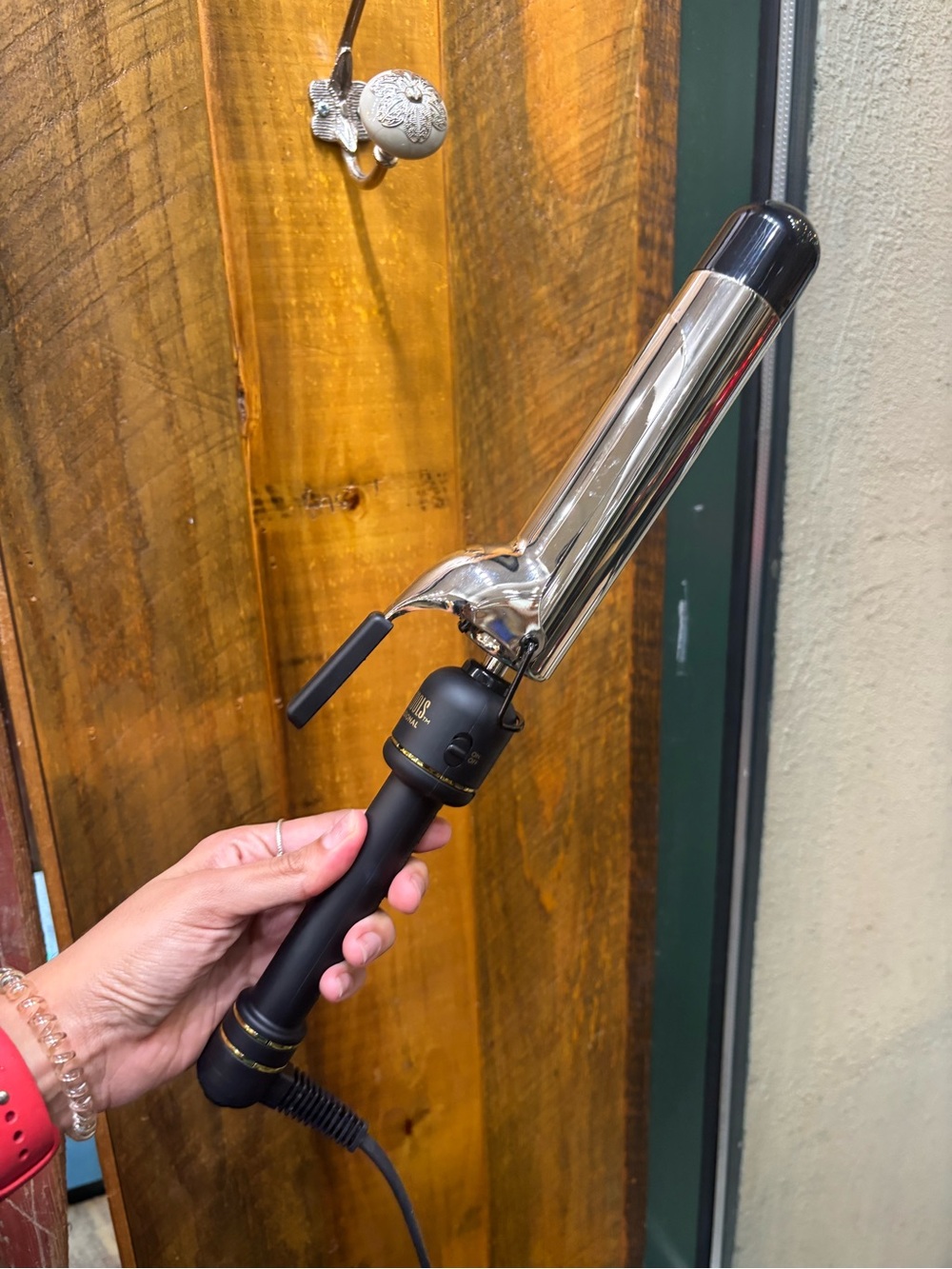 Hot Tools 24k Gold Professional 1.5” Curling Iron